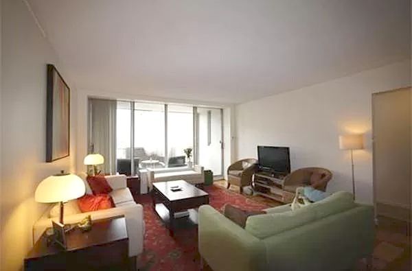 Foto del edificio - 77 Pond Ave