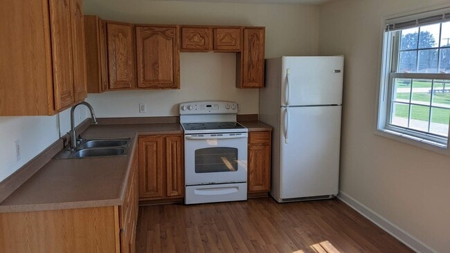 Building Photo - East Pike Apartments
