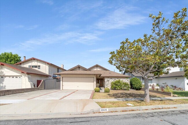Foto del edificio - Beautiful Torrance Home