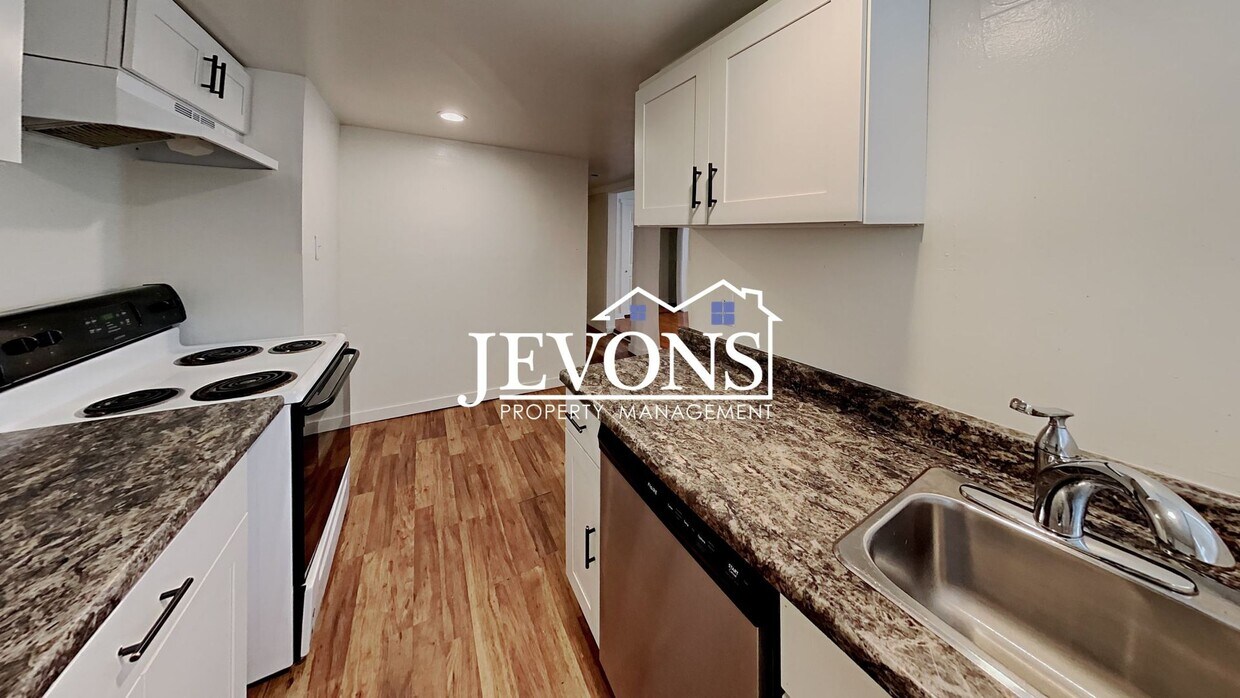 Primary Photo - Inviting 2-bedroom 4-plex near Pritchard I...