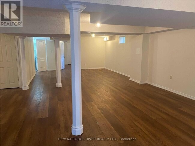 Building Photo - 35 Meekings Dr