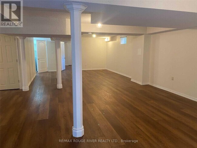 Photo du bâtiment - 35 Meekings Dr