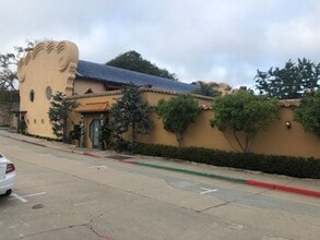 Building Photo - 680 Cortes St