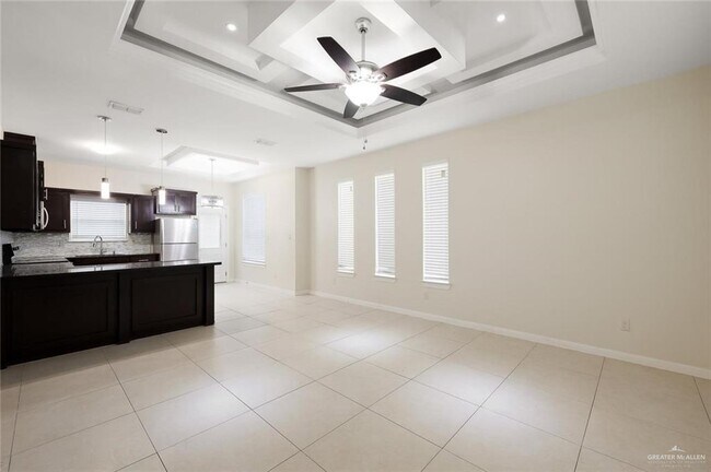 Building Photo - 14 Javalina Ave