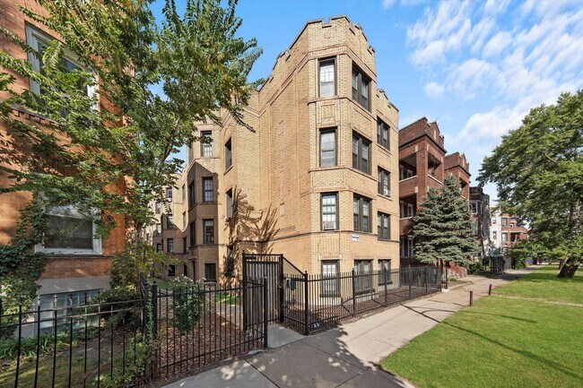 Building Photo - 6124 S Ingleside Ave