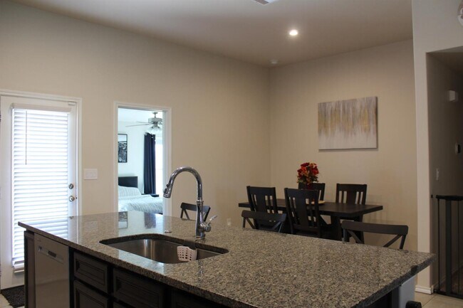 Foto del edificio - 7521 102nd St