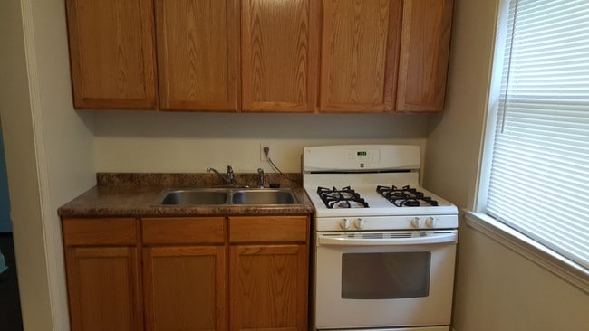 Kitchen - 853 E 84th St