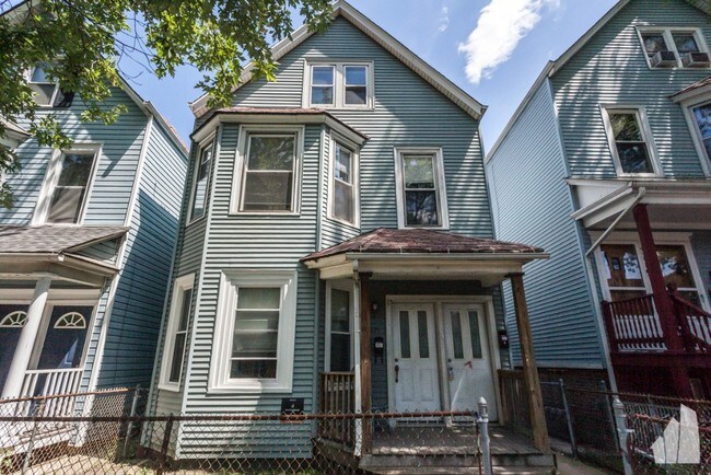 Foto del edificio - 3121 N Kimball Ave