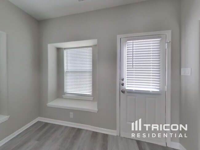 Foto del edificio - 28906 Hidden Cove Dr