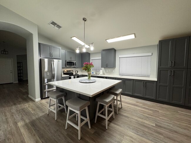 Foto del edificio - 23237 W Yavapai St