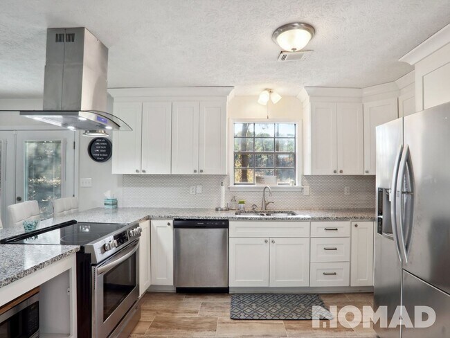 Foto del edificio - 3 Bedroom Single Family Home in Riverdale
