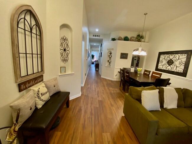 Building Photo - 4405 Vista Glen Ct