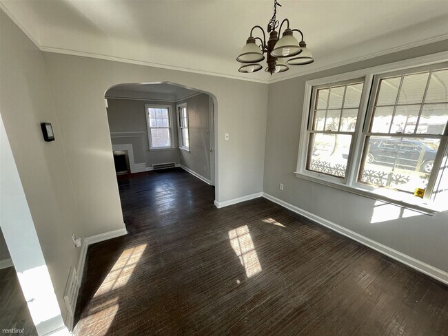 Building Photo - 3 br, 1.5 bath House - 5299 Farmbrook Street