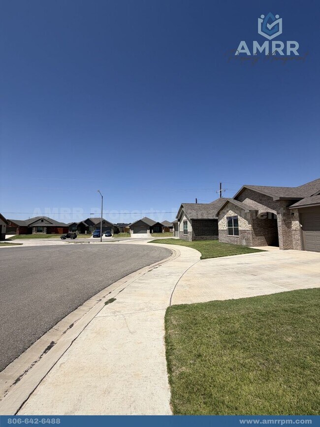 Foto del edificio - New Beginnings Start with AMRR: Spacious 3-Bedroom Home in West Lubbock!