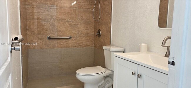 Foto del edificio - 1215 NW 7th Ct