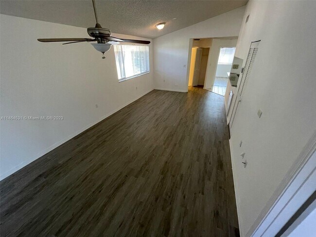 Foto del edificio - 14208 Glenmoor Dr