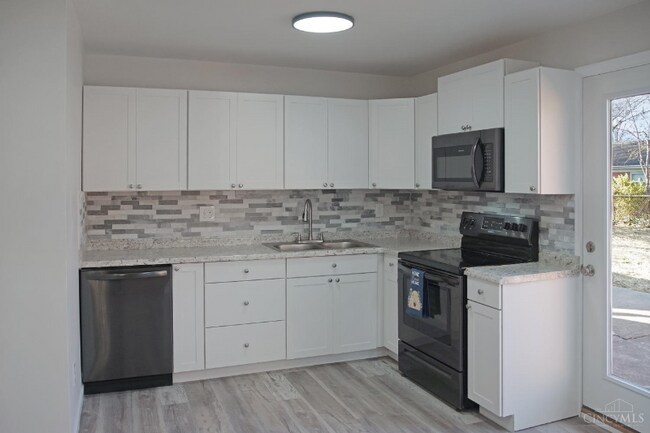 Building Photo - 1432 OH-131