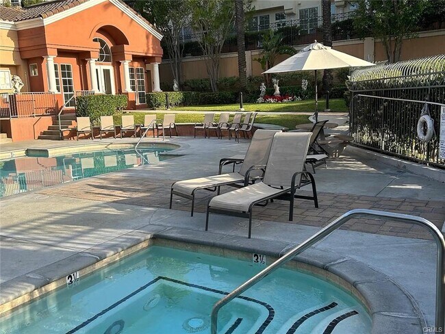 Photo - 1020 S San Marino Way Apartment