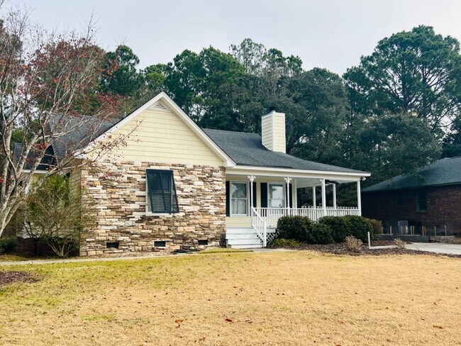 Foto del edificio - 208 Elmhurst Rd