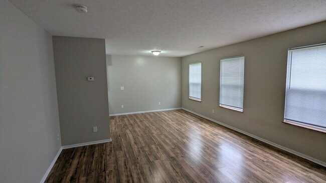 Foto del edificio - MN Cedar Village (873)