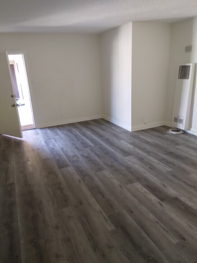 Foto principal - 4900 Hazeltine Ave