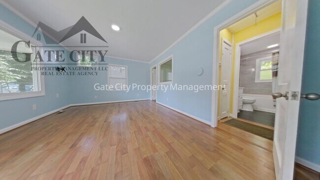 Building Photo - 616 Hedrick Ave