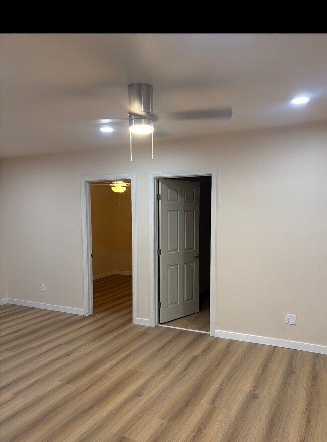 Foto del edificio - 4519 Grove Ave