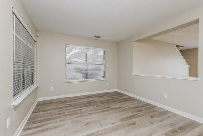 Foto del edificio - 15602 Clarks Fork Ct