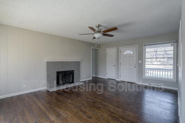 Foto del edificio - 7857 James A Reed Rd