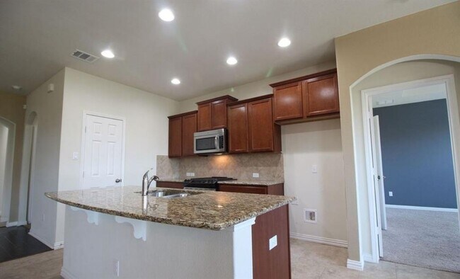 Building Photo - 3005 Angelina Ct