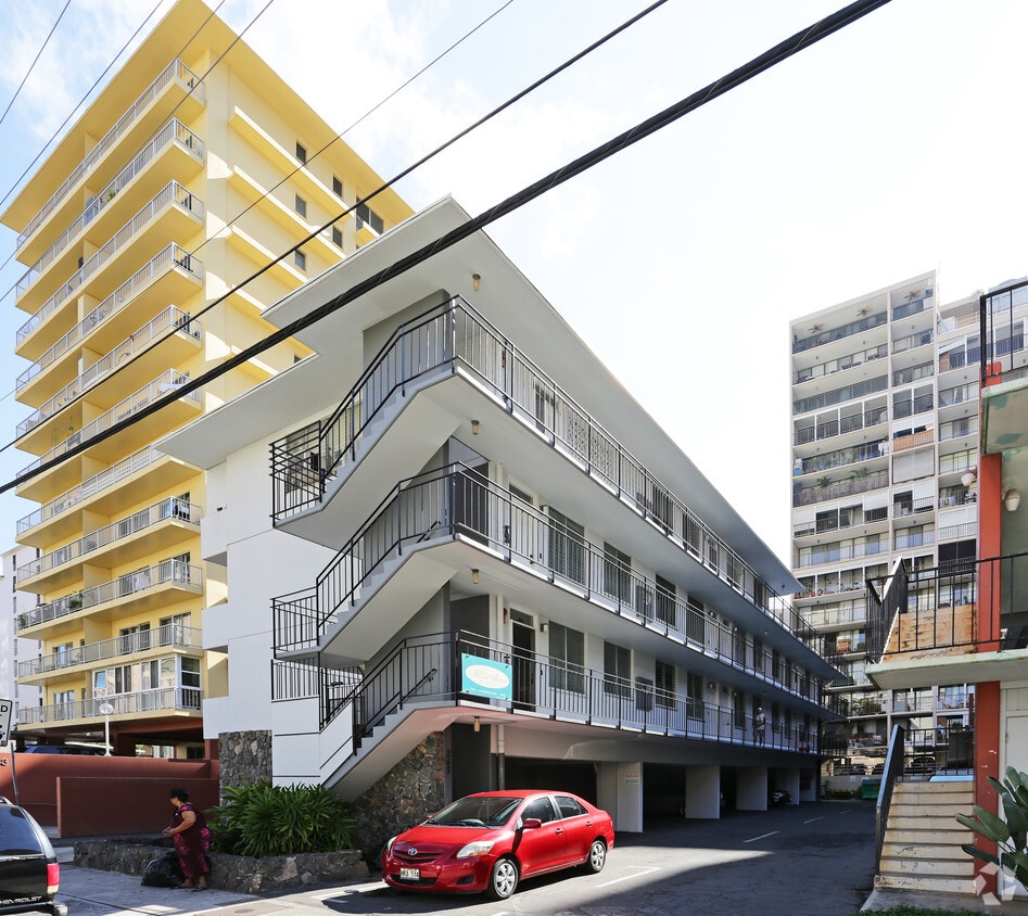 Primary Photo - Mona Marie Apartments