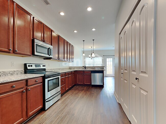 Foto del edificio - 7211 Deer Springs Way