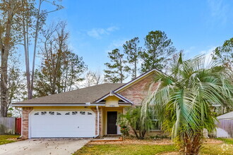 Building Photo - 1906 Suwannee River Dr