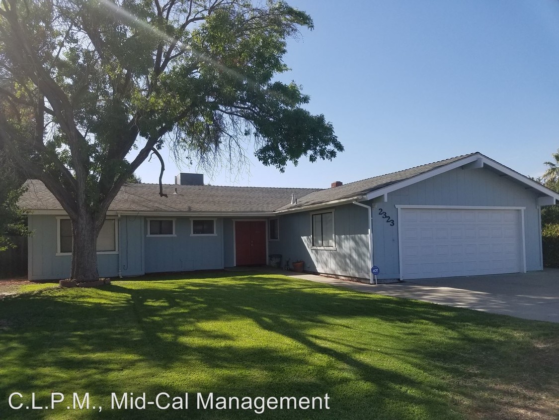 Foto principal - 2323 S Akers St