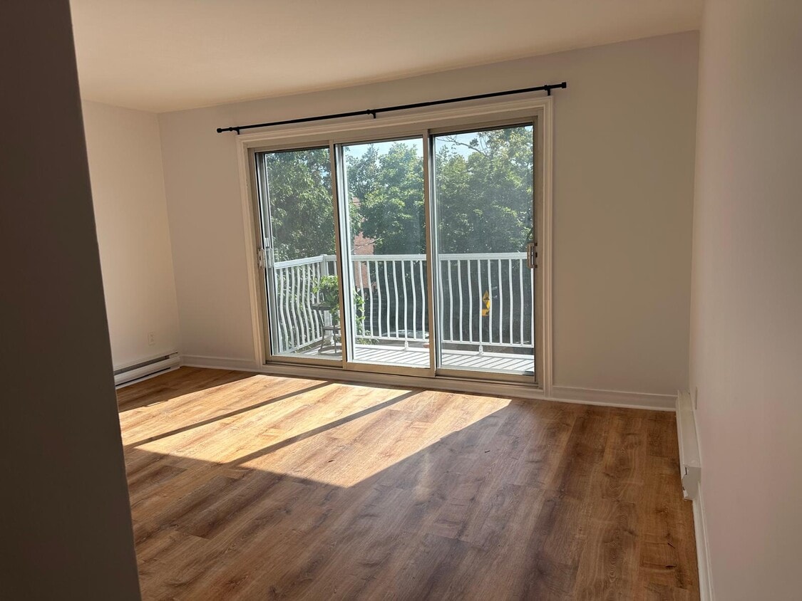 Living room - 9357 Rue Basile-Routhier