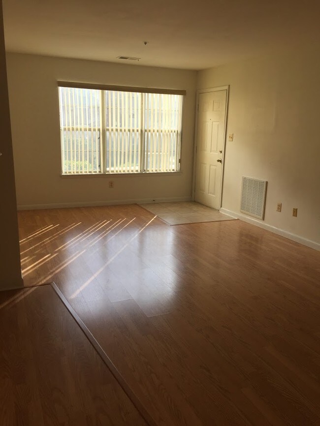 Building Photo - 1150 Windemere Ct