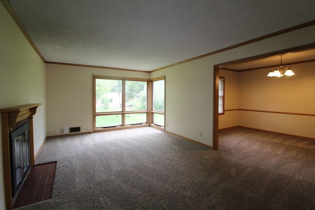 Foto del edificio - 3 Bedroom 2 Bath Home In Overland Park