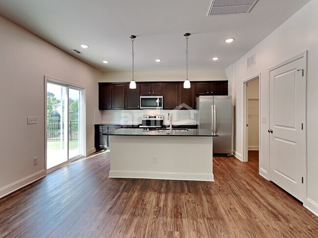Building Photo - 3209 Brierhill Rd