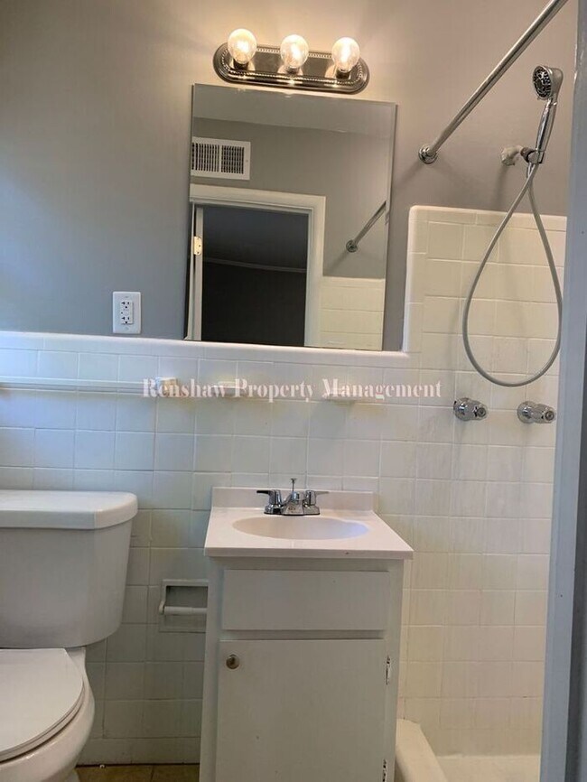 Foto del edificio - 1554 Ivy Rd