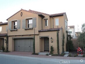 Building Photo - 114 Oasis