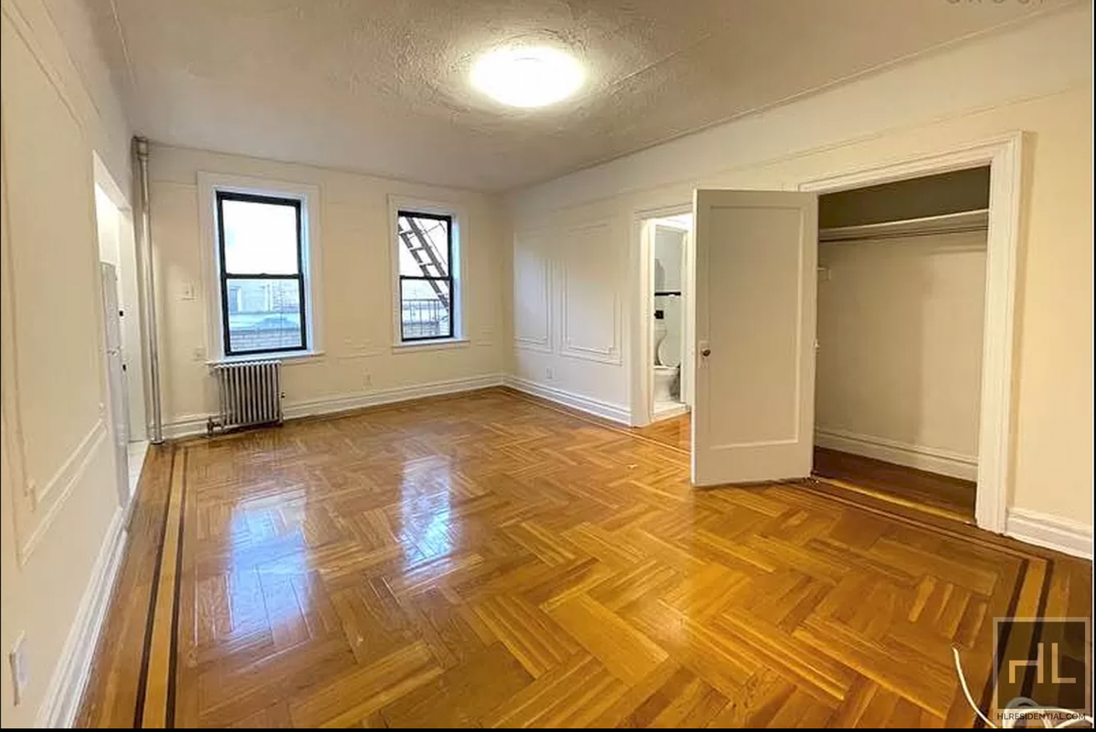 1 Year Furnished Sublease Studio in Astoria - Room for Rent in Queens ...