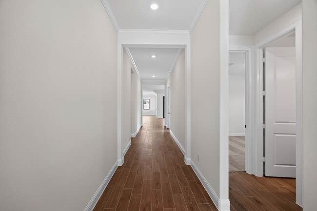 Building Photo - 16231 Sheridan River Trl