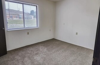 Building Photo - 800 E Smith St