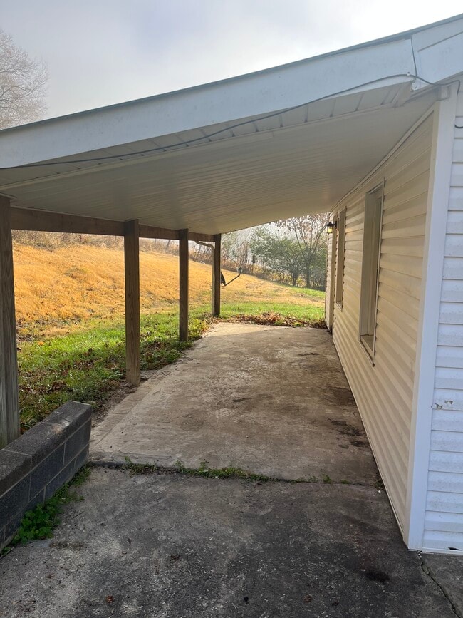 Building Photo - 143 Strawberry Ln