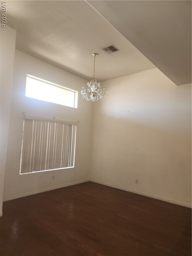 Foto del edificio - 564 Ridgeway Rd