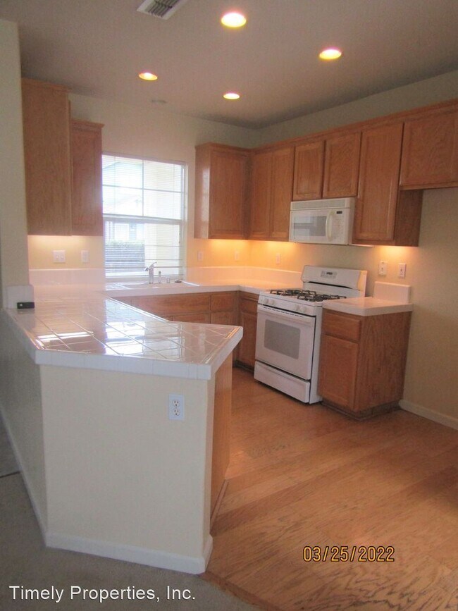 Building Photo - 3 br, 2.5 bath House - 2665 Barndance Lane