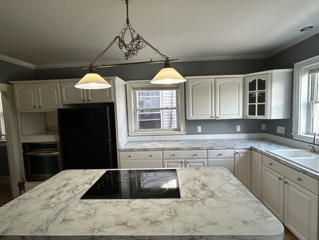 Kitchen p3 - 225 S Main Ave