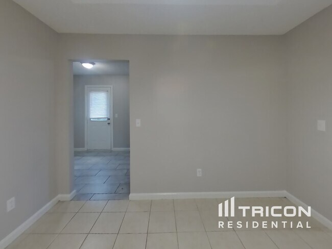 Foto del edificio - 2427 White Horse Rd W