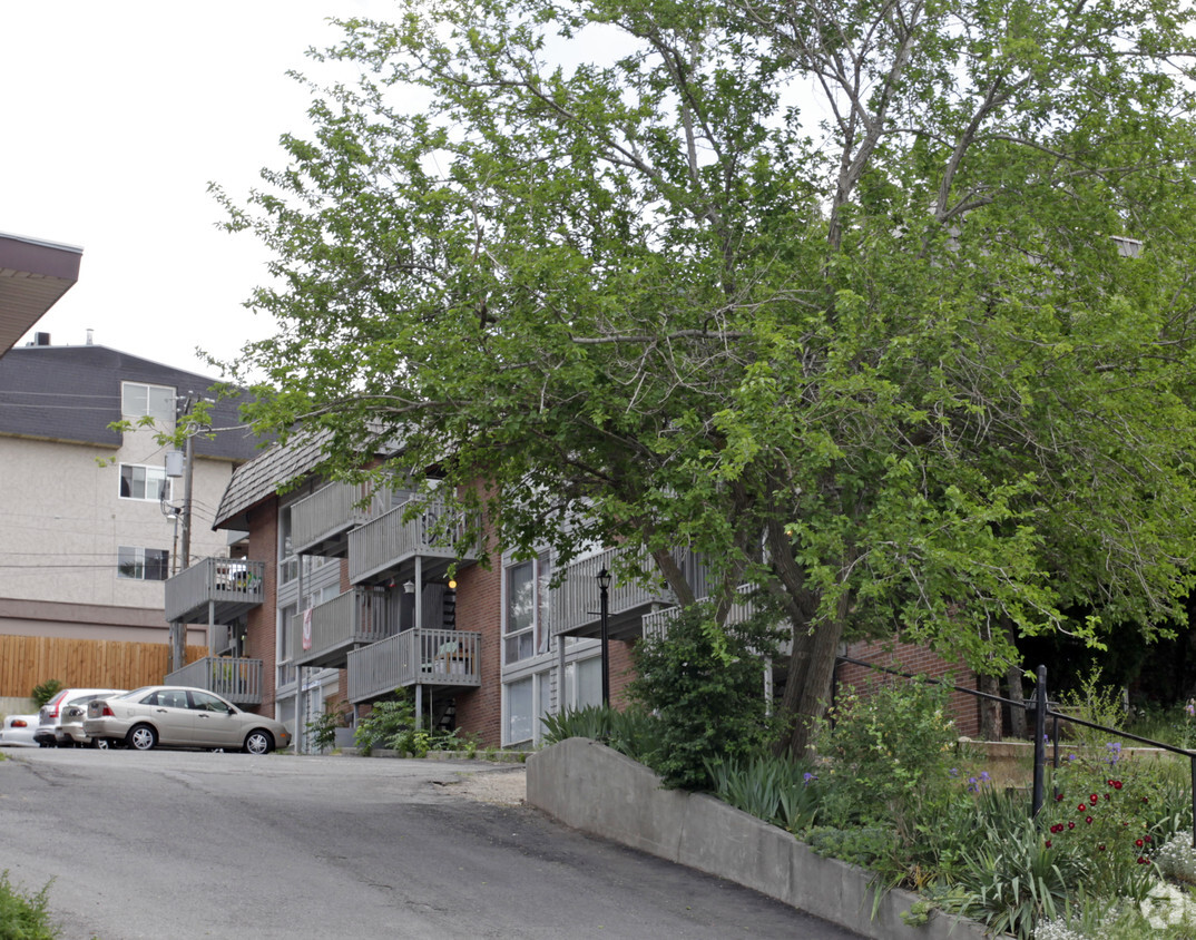 Primary Photo - Sunset View Apartments