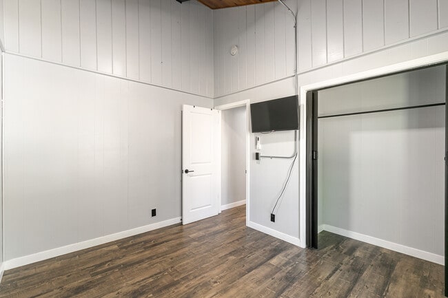 Building Photo - 108 Greenspot Blvd